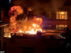I vigili del fuoco affrontano uno spettacolare incendio in due hotel di Glasgow accanto all’iconico nightclub – mentre il fondatore del locale afferma che “tutti dalla nostra parte sono al sicuro” mentre affrontano l’ansiosa attesa di scoprire l’intera entità del danno
