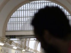 I criminali stranieri liberati senza essere deportati hanno raggiunto livelli record in Gran Bretagna