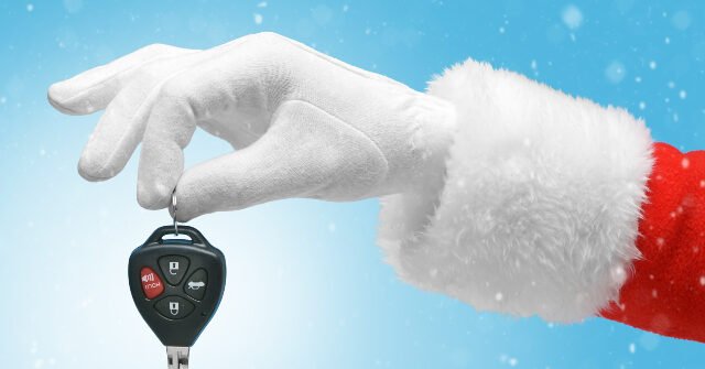 Santa-Claus-with-car-key-640x335.jpg