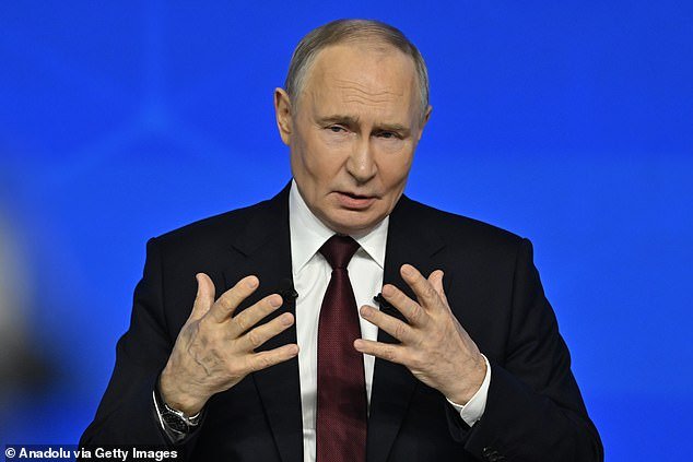 105147715-15426181-American_intelligence_rejected_Vladimir_Putin_s_claims_that_Ukra-a-152_1767251388760.jpg