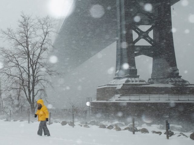 2026-01-26T102541Z_1022825798_RC2H8JAMW13V_RTRMADP_3_USA-WEATHER-1769435130.jpg