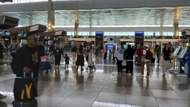 67dce47c4ee8f-350-cctv-pantau-tindak-kejahatan-di-bandara-soetta-dalam-periode-mudik-lebaran-2025_665_374.jpg