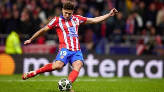 696a880a9eab6-pemain-atletico-madrid-julian-alvarez_665_374.jpg