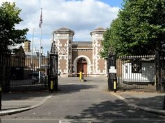 La polizia effettua arresti a Wormwood Scrubs dopo che i manifestanti hanno “violato il terreno della prigione” a sostegno dello sciopero della fame filo-palestinese incarcerato