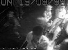 Gli ultimi momenti di Victoria Hall: la CCTV mostra un’adolescente che lascia il nightclub un’ora prima di essere rapita e uccisa dal serial killer Steve Wright