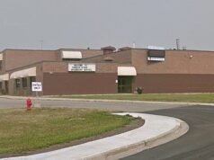 La sparatoria in una scuola superiore in Canada provoca almeno 10 morti e dozzine di feriti mentre la polizia afferma che tra i morti c’è una donna sospettata