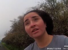 Una donna che si era filmata mentre sfrecciava al volante ha ucciso due persone in un incidente appena tre settimane dopo aver superato il test