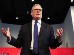 DAN HODGES: Non rinuncerò mai al mio staff, disse una volta Starmer. Prova a dirlo al trio che ha appena buttato sotto un autobus