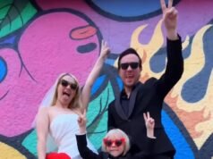 La star di EastEnders Melissa Suffield fugge a Las Vegas e si sposa nell’iconica cappella alla presenza del solo figlio River… sei anni dopo aver annullato il loro covid matrimonio