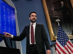 Tumulto mentre il sindaco “comunista” di New York annuncia una tassa paralizzante per TUTTI i proprietari di case dopo aver promesso di perseguire solo i miliardari