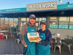 Il posto giusto! Annunciati i dieci migliori piatti da asporto di fish and chips, con il vincitore incoronato stasera