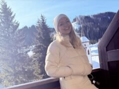 Holly Willoughby si libera del trucco mentre si gode un rilassante viaggio di “cura di sé” tra le montagne innevate