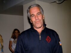 Un rapporto bomba dice che Epstein ha nascosto foto e dischi rigidi in una mezza dozzina di unità di archiviazione negli Stati Uniti