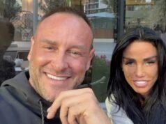 Lee Andrews rimuove finalmente i filtri dopo settimane di trucchi su Instagram per promuovere i giovani e dice che le persone lo vedranno dal vero quando tornerà nel Regno Unito tra una settimana, nonostante si sentano insicure senza di loro