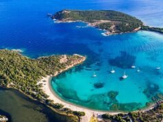 All’interno dell’isola francese “in stile caraibico”, che ospita spiagge incontaminate e cibo straordinario, a sole due ore dal Regno Unito