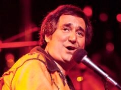 Neil Sedaka, il cantante dei Breaking Up Is Hard To Do, morto a 86 anni dopo essere stato portato d’urgenza in ospedale in ambulanza