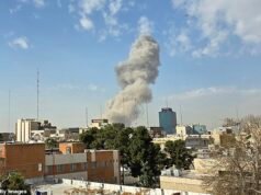 Stati Uniti e Israele lanciano missili contro l’Iran mentre a Teheran si registrano massicce esplosioni