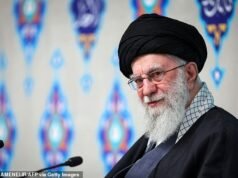 I media israeliani affermano che ci sono “sempre più indicazioni” che il leader supremo iraniano Ali Khamenei sia stato ucciso in un attacco statunitense e israeliano