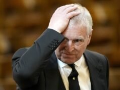 Il Regno Unito valuta la rimozione dell’ex principe Andrea dalla linea di successione nel contesto dell’indagine Epstein