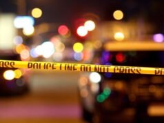 Un uomo ucciso a colpi di arma da fuoco a East Oakland dopo aver lasciato il negozio