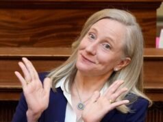 Il Senato a maggioranza democratica vota per quasi triplicare la propria retribuzione