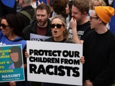 Moschee attaccate, bambini vittime di abusi razzisti mentre l’estrema destra cresce nel Regno Unito