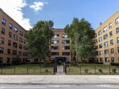 La vera storia dietro l’irruzione di mezzanotte in un condominio di Chicago