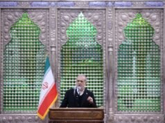 Pezeshkian chiede l’unità mentre l’Iran celebra l’anniversario della Rivoluzione del 1979