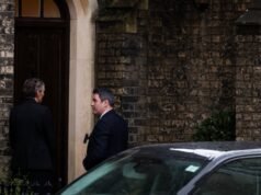 La polizia britannica perquisisce proprietà legate a Mandelson come parte dell’indagine Epstein