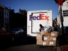 FedEx fa causa al governo americano per il rimborso delle tariffe dopo la sentenza della Corte Suprema