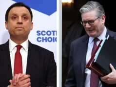 I ministri sostengono Starmer dopo che i ribelli hanno chiesto al leader di dimettersi a causa di Mandelson