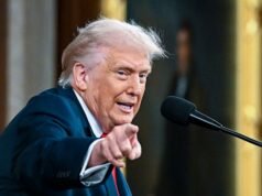 Record battuto mentre il ribelle Trump parla della “Golden Age of America”