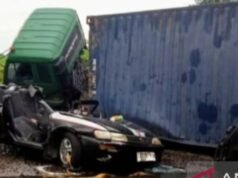 L’autista del camion portacontainer che ha ucciso tre passeggeri della Corolla diventa sospettato