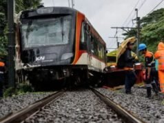 Il percorso è stato paralizzato a causa di un camion investito dal treno dell’aeroporto di Soetta, il percorso Tangerang a Poris è stato ora ripristinato con 2 corsie