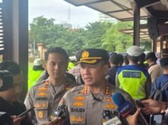 La polizia effettua blocchi in diversi punti, impedendo agli studenti di prendere parte alla manifestazione dell’interfaccia utente BEM presso la sede della polizia