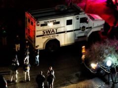 Gli investigatori convergono nella residenza vicino alla casa di Nancy Guthrie