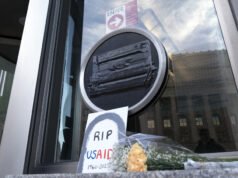 La nuova versione degli aiuti esteri di Trump vi farà ribollire il sangue