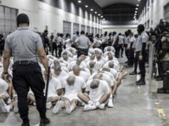 Trump li ha deportati, un giudice li ha ordinati di rimpatriare, ma non è così semplice