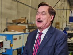 Il ragazzo di MyPillow non perde il sonno per aver truffato i suoi donatori