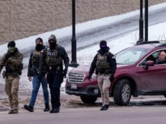 I democratici chiedono all’ICE di apportare 10 modifiche: leggi l’elenco completo