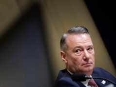 “Pensi che andrai all’inferno?”: Il capo dell’ICE deve affrontare domande difficili