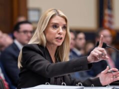 Clip della settimana: le conseguenze del Super Bowl del GOP e il mascheramento di Pam Bondi