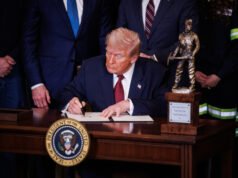 Il ragazzo speciale Trump è il “campione indiscusso del carbone bello e pulito”