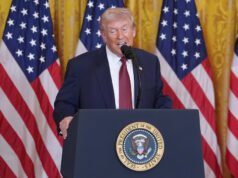 L’avvocato che ha abbattuto le tariffe trolla Trump