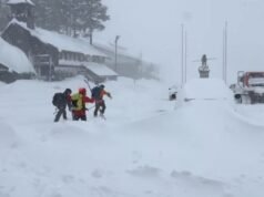 Le forze dell’ordine dicono che otto sono stati uccisi da una valanga sulle montagne della California