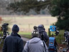 La polizia perquisisce l’ex casa dell’ex principe Andrea un giorno dopo il suo arresto