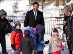 Mamdani e AOC offrono uno sguardo dietro le quinte del programma gratuito di assistenza all’infanzia