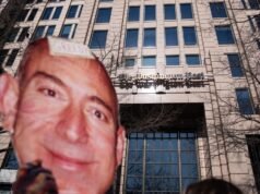 L’editore del Washington Post, Will Lewis, dice che si dimetterà, pochi giorni dopo i grandi licenziamenti al giornale