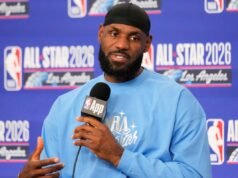 La leggenda dei Lakers LeBron James mette in pausa il futuro della NBA… per ora