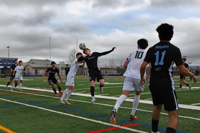 BNG-L-NCSSOCCER-0301-13.jpg